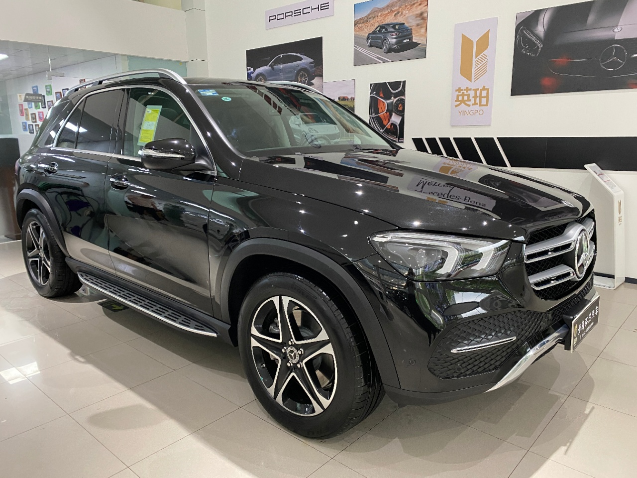 展廳現(xiàn)車 墨版奔馳GLE450！